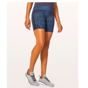 EUC Lululemon Train Times short